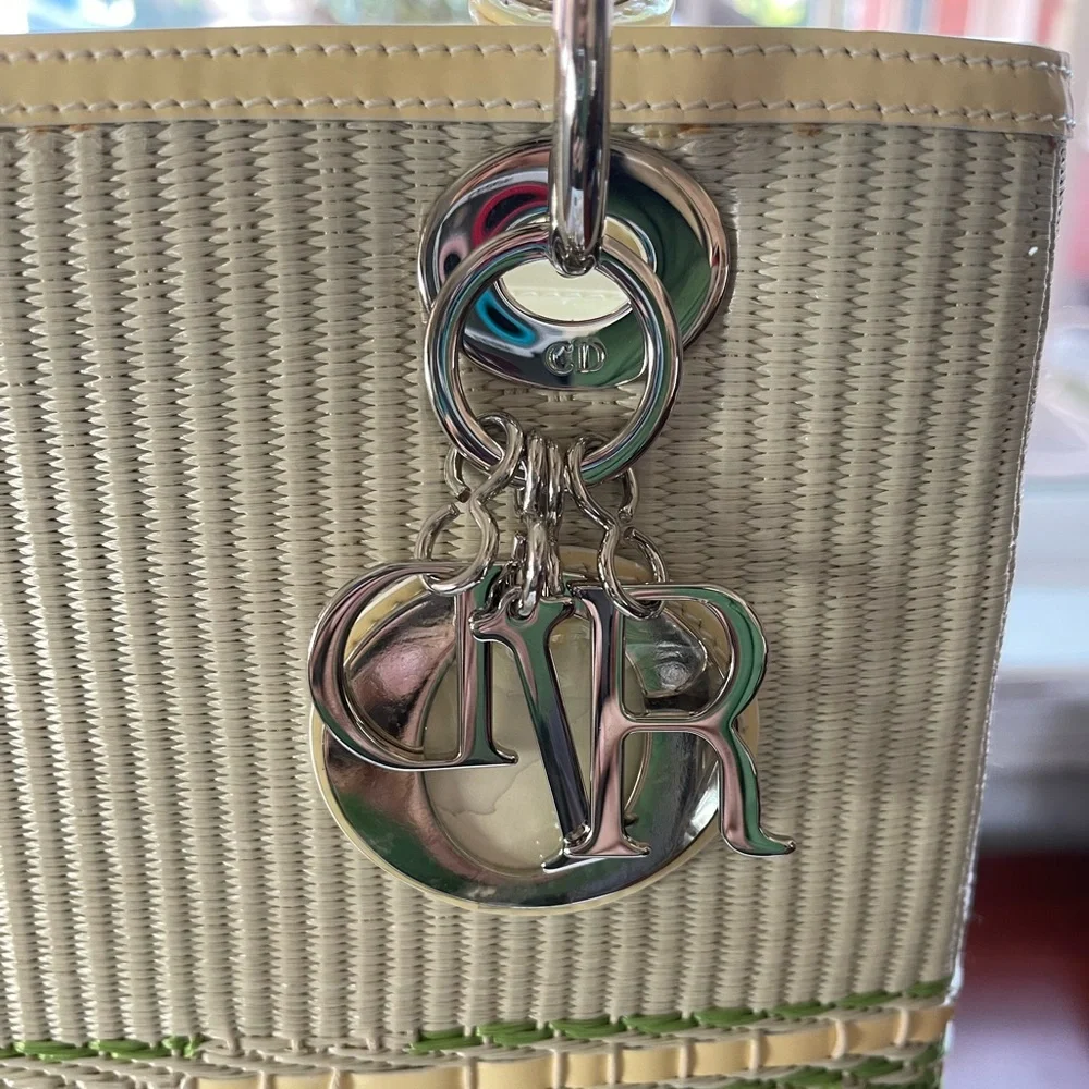 Limited Edition Lady Dior 2012 - Picture 3 of 13